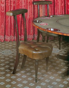 Mesa de jogos e cadeira, final do século XVIII